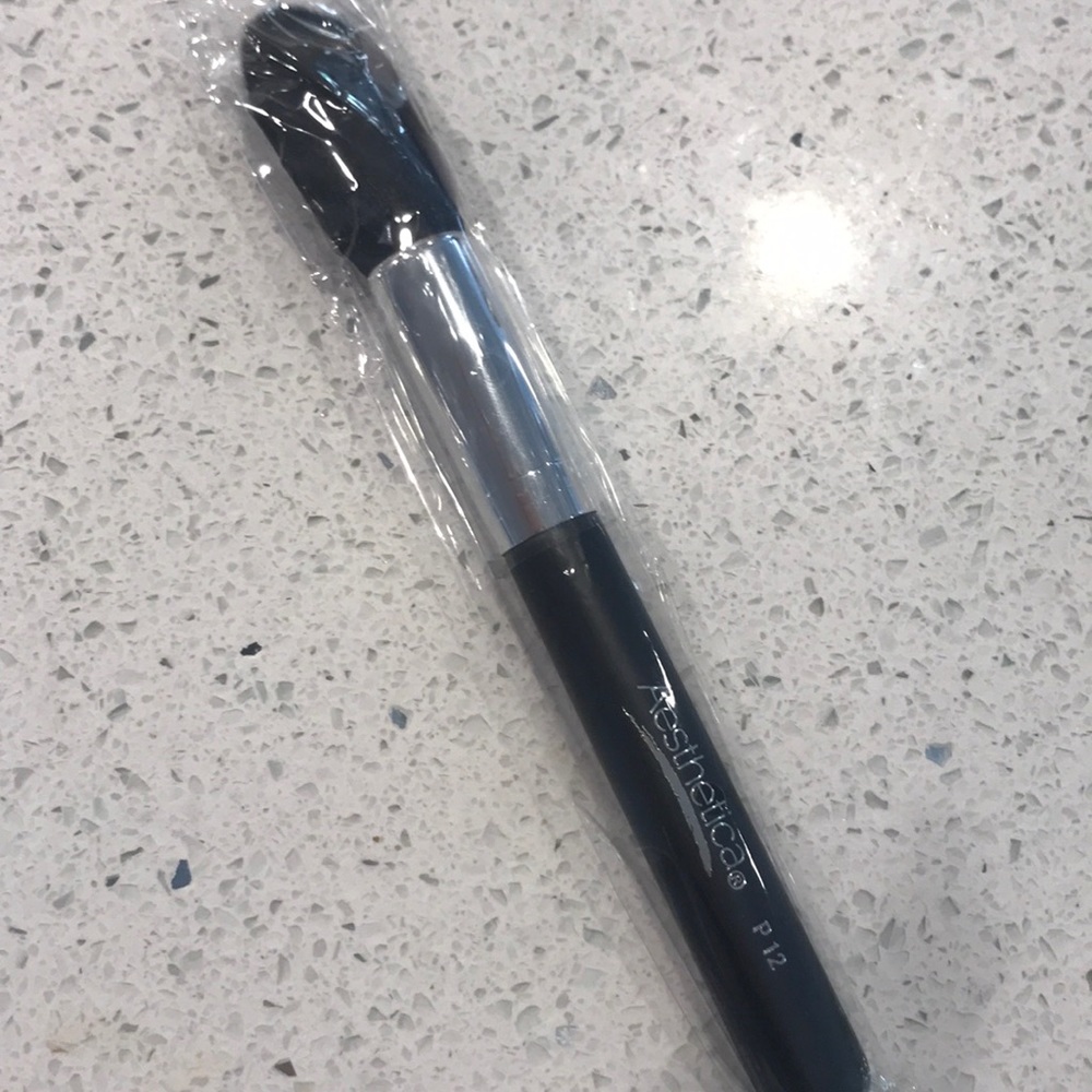 Aesthetica powder brush